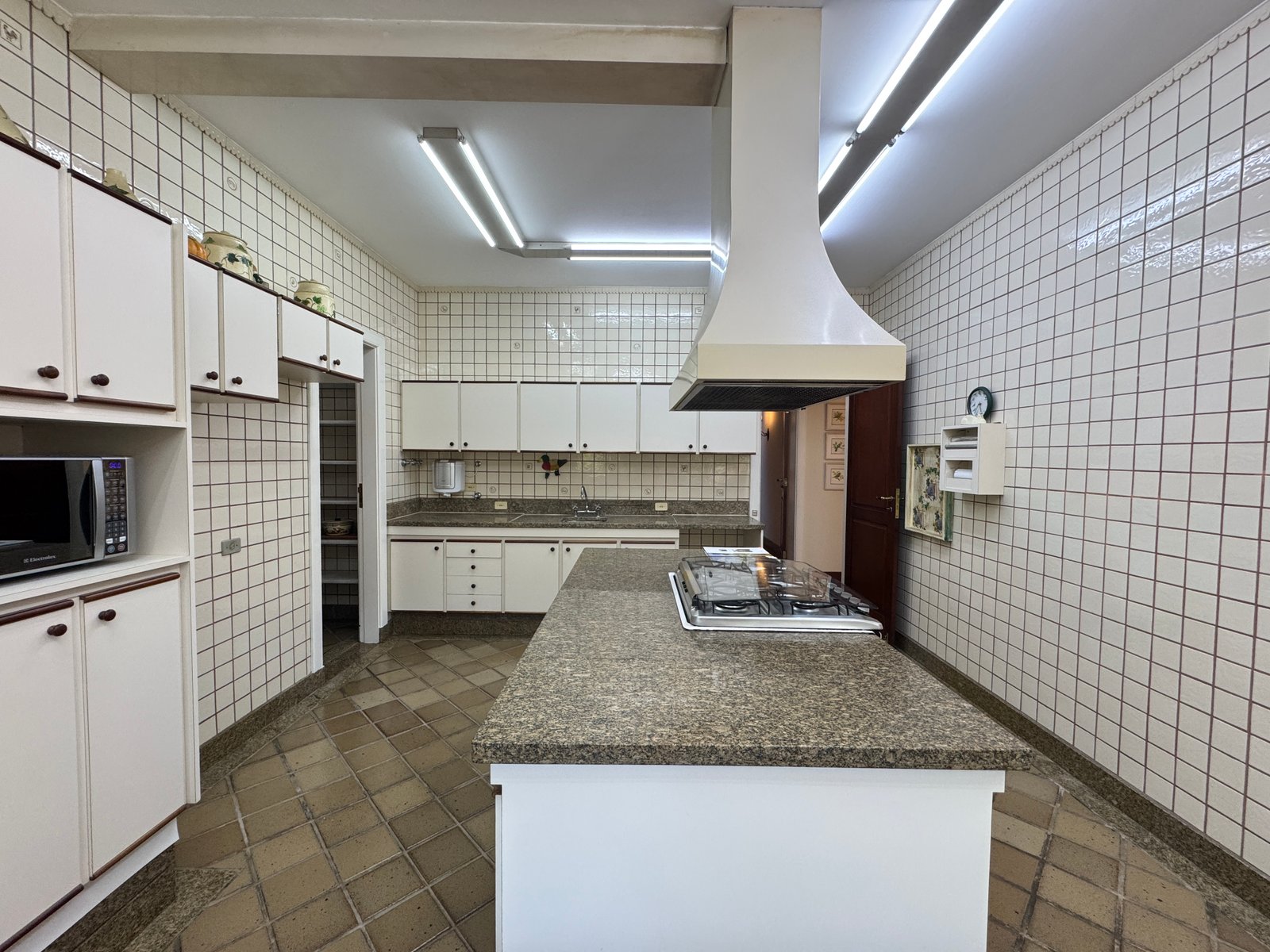 Casa Estilo Europeu no Tamboré 1