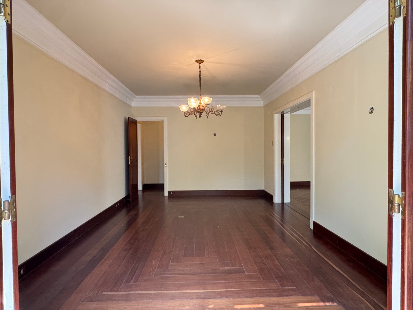 Casa Estilo Europeu no Tamboré 1